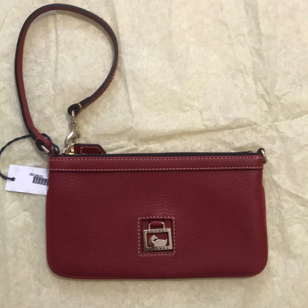 Dooney & Bourke wristlet. NWT.